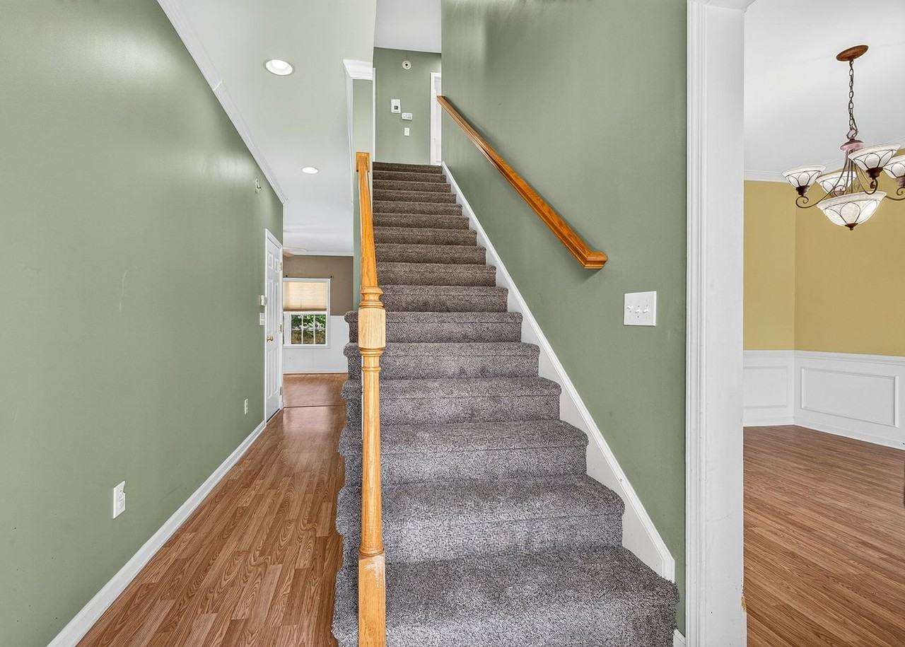 8727 Evangeline Dr - Photo 5 of 43