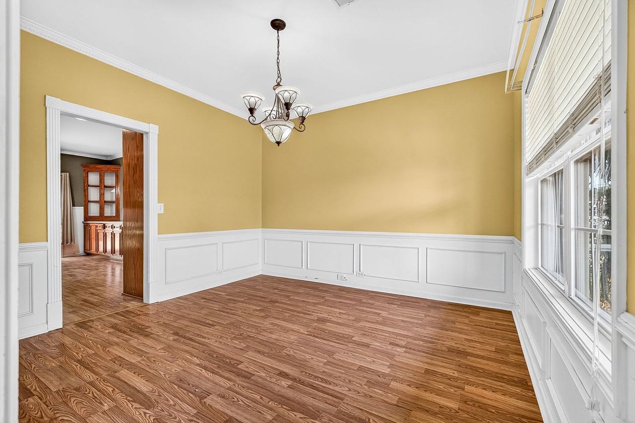 8727 Evangeline Dr - Photo 6 of 43
