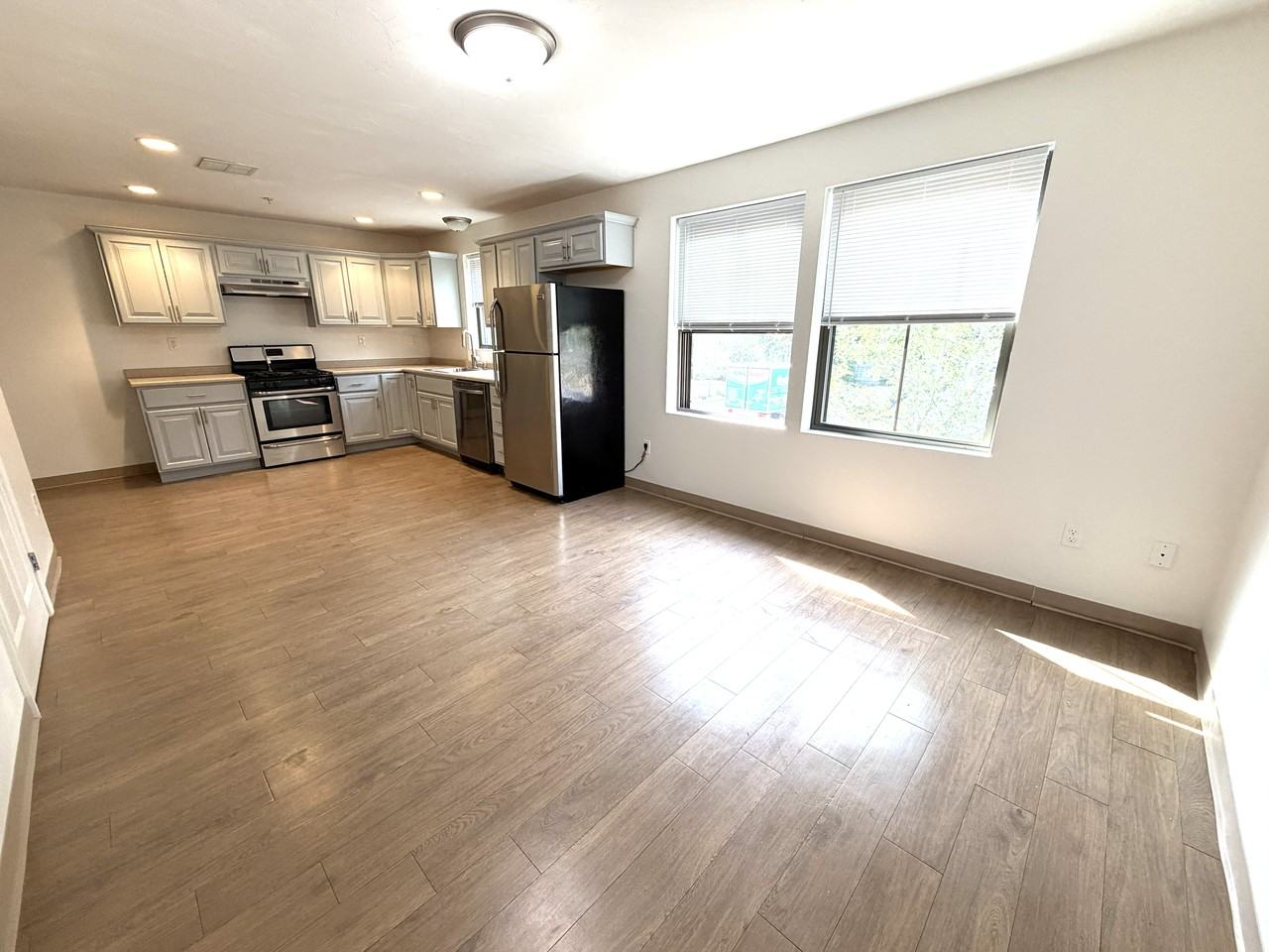 323 Washington St #208 - Photo 3 of 12