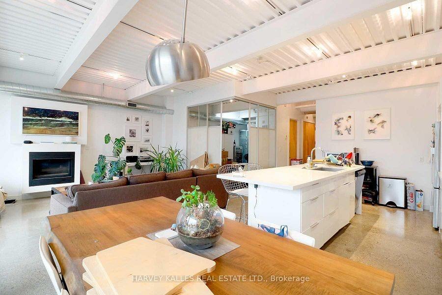 214 Bathurst Street #PH3A - Photo 2 of 20