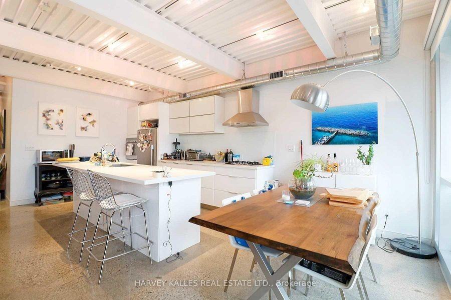 214 Bathurst Street #PH3A - Photo 5 of 20