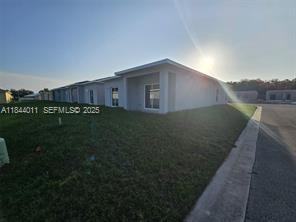 1431 Las Villas Blvd #NA - Photo 3 of 12