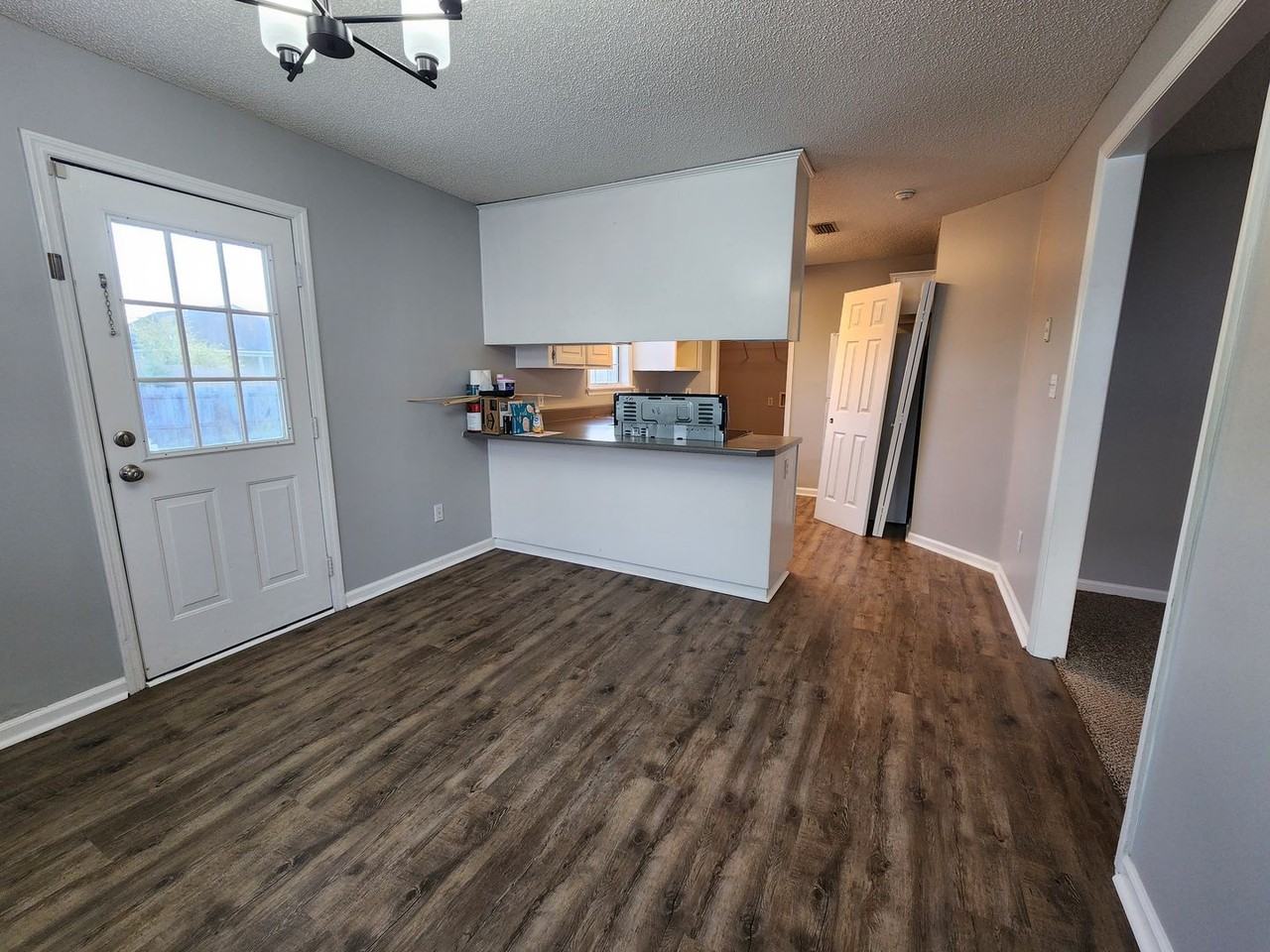 4126 Sedgwyck Ln - Photo 2 of 11