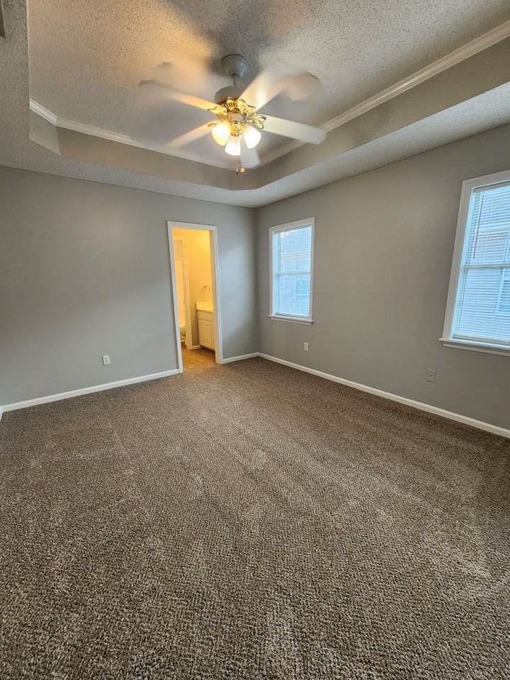 4126 Sedgwyck Ln - Photo 6 of 11