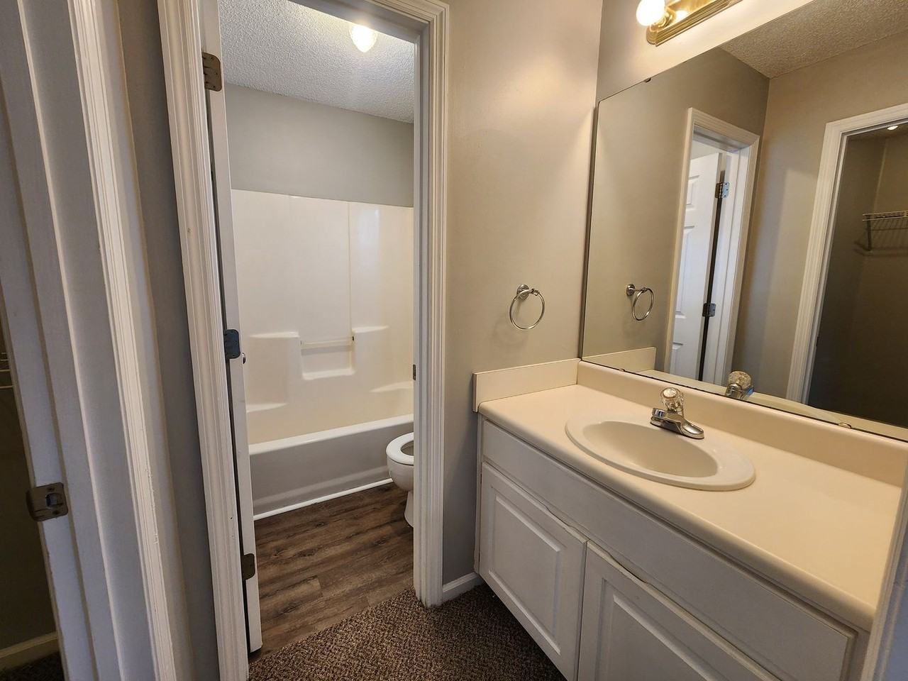 4126 Sedgwyck Ln - Photo 7 of 11
