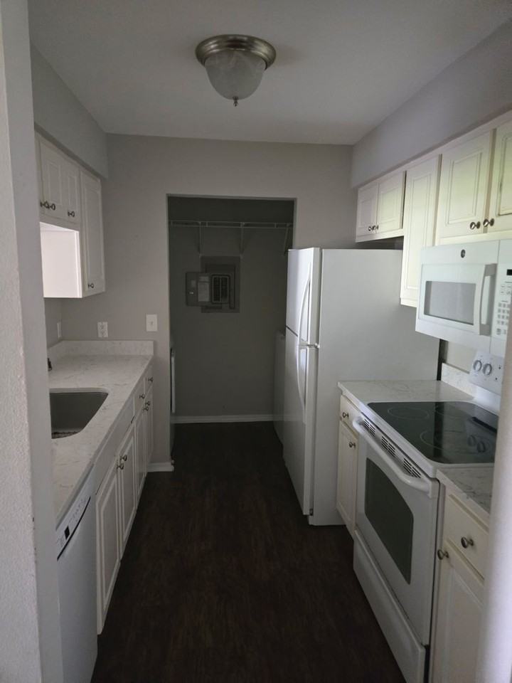12300 Apache Ave #111 - Photo 6 of 9