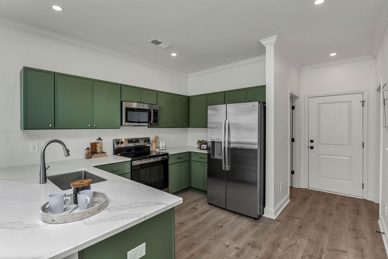 609 S Edisto Ave #I - Photo 7 of 23