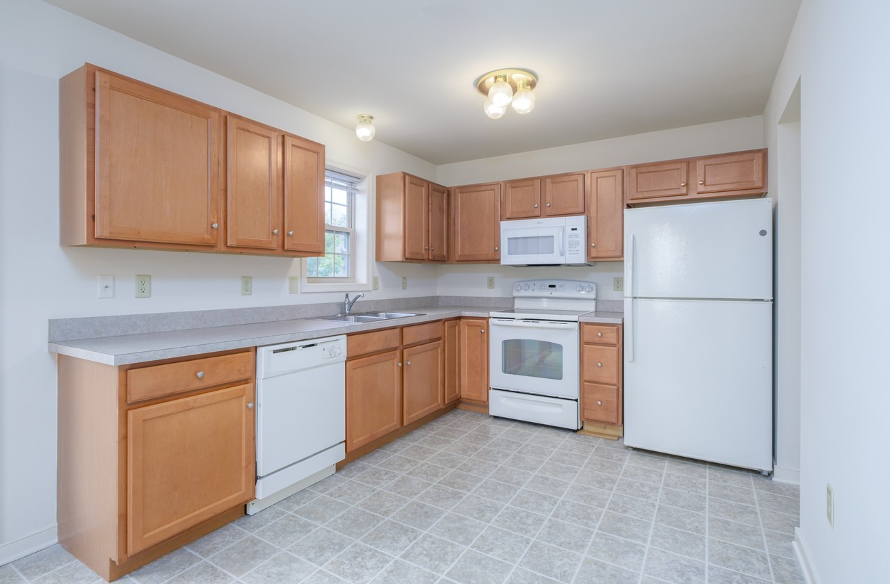210 Landing Cir - Photo 4 of 20