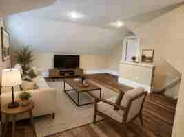 featured image of 1113 E King St