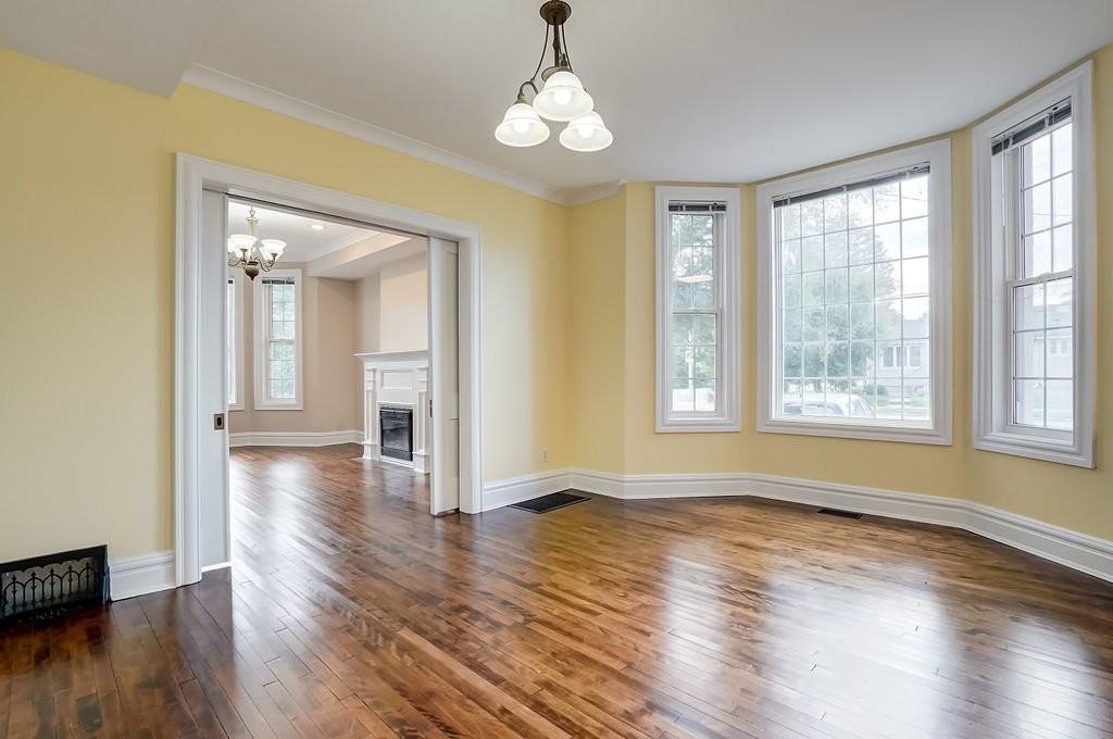 982 Fisher Ave - Photo 6 of 23