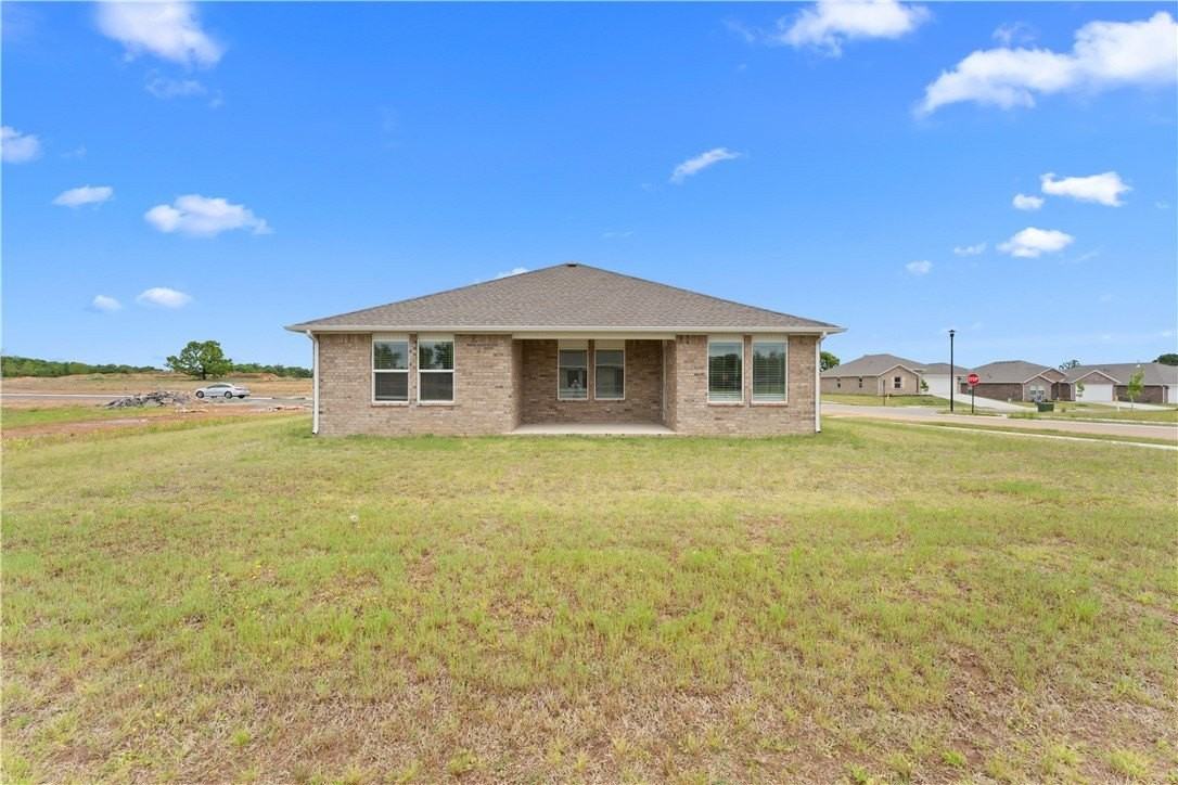 3060 Laredo Ln - Photo 5 of 33