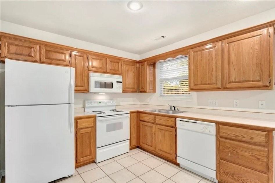 1480 E Masonic Dr - Photo 6 of 16