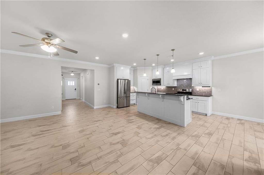 730 Winston Pl - Photo 3 of 31