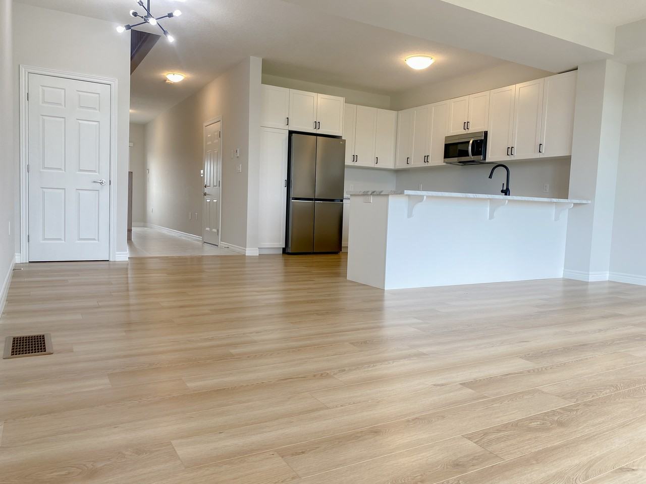 57 Lloyd Davies Way - Photo 3 of 16