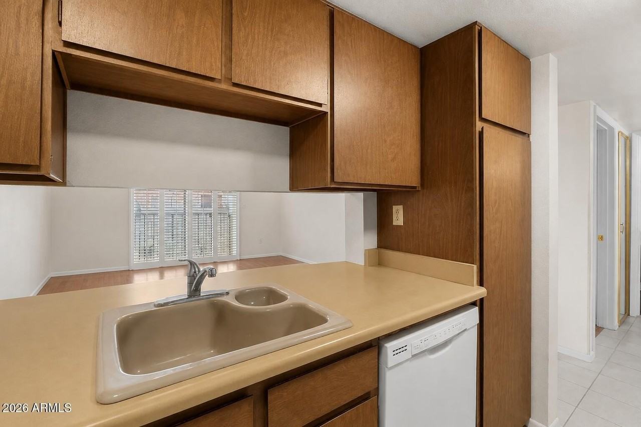 3033 E Devonshire Ave #3015 - Photo 4 of 16