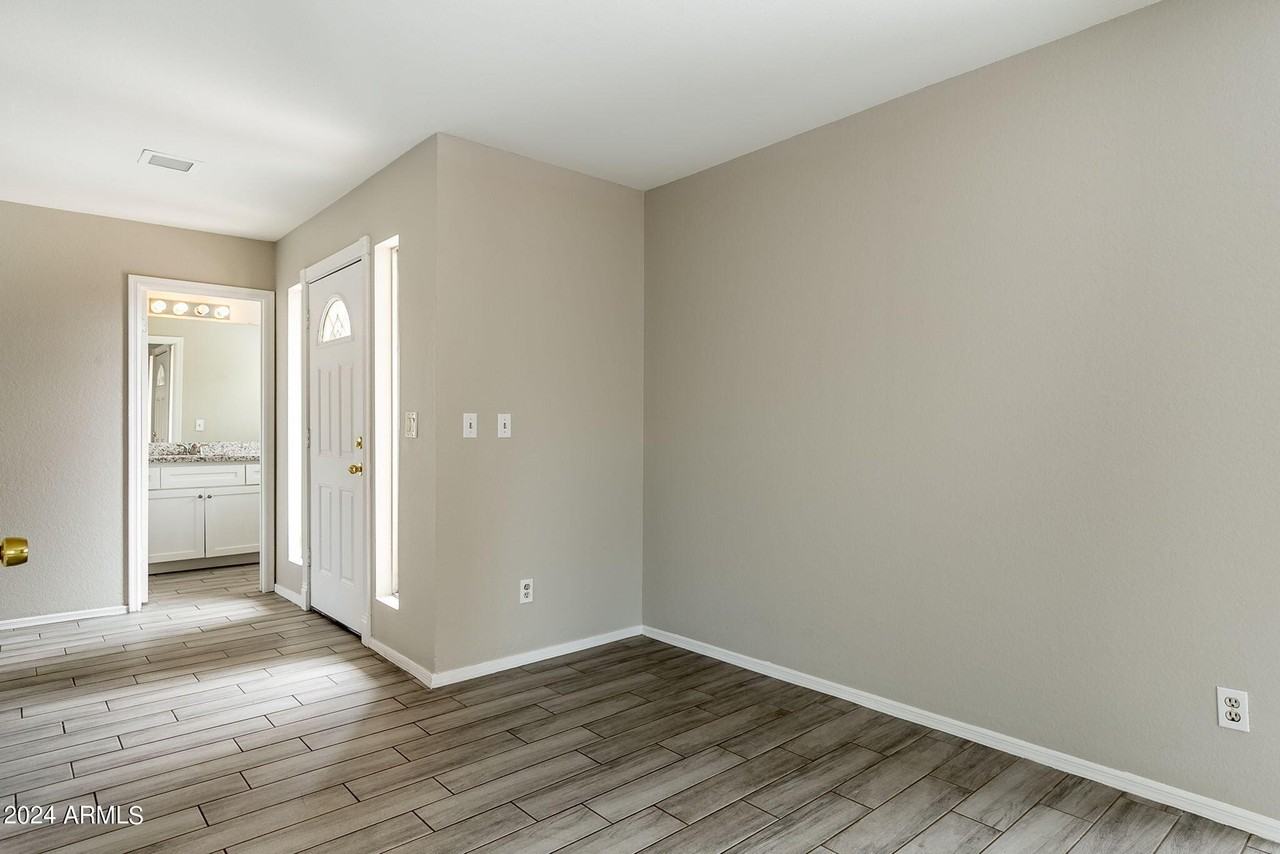 619 E Jensen St #7 - Photo 5 of 32