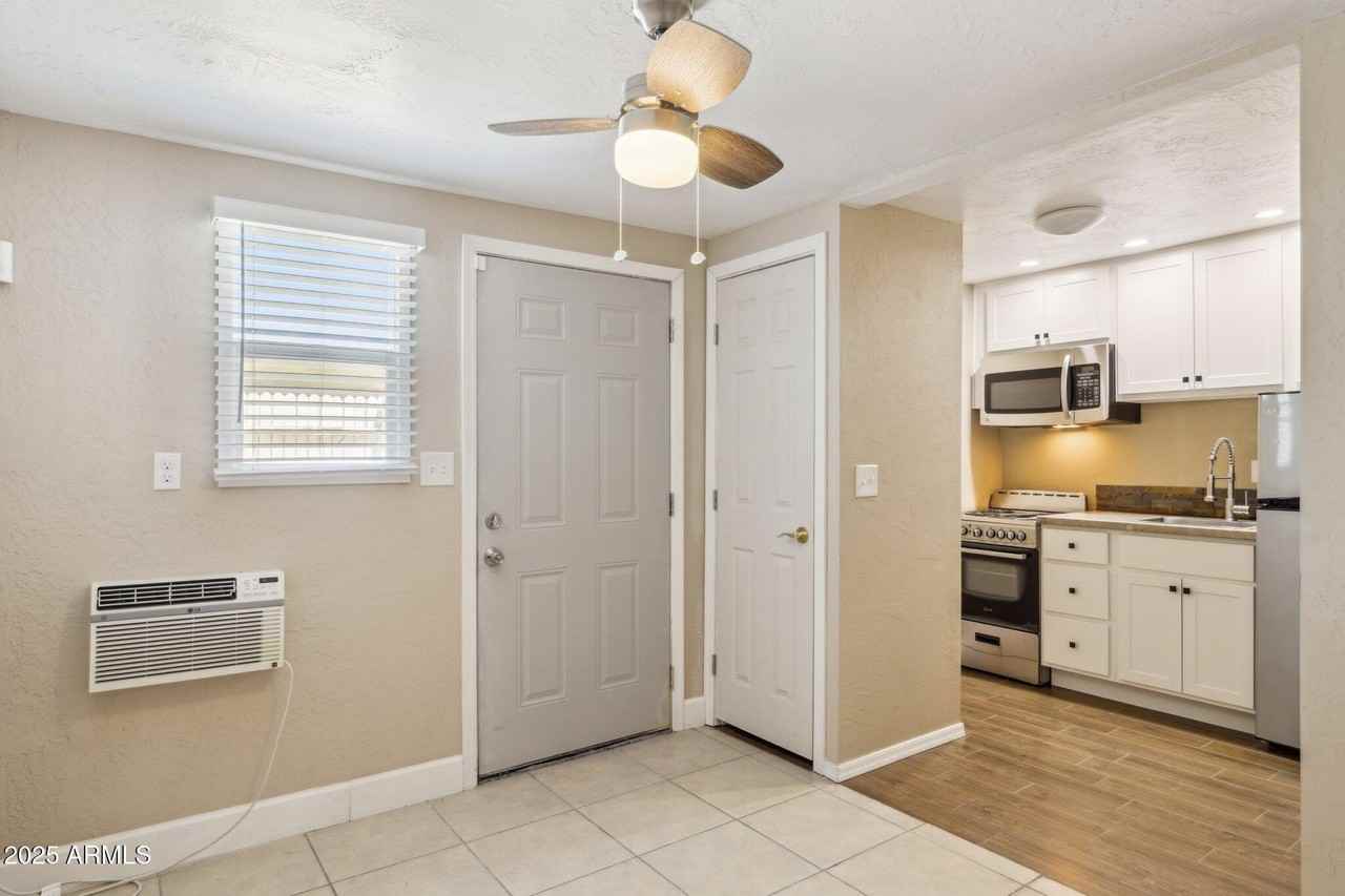 518 E Roanoke Ave #4 - Photo 2 of 10
