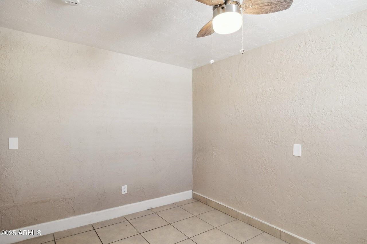 518 E Roanoke Ave #4 - Photo 3 of 10