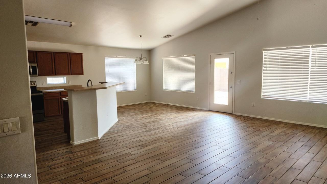11229 W Chase Dr - Photo 3 of 13