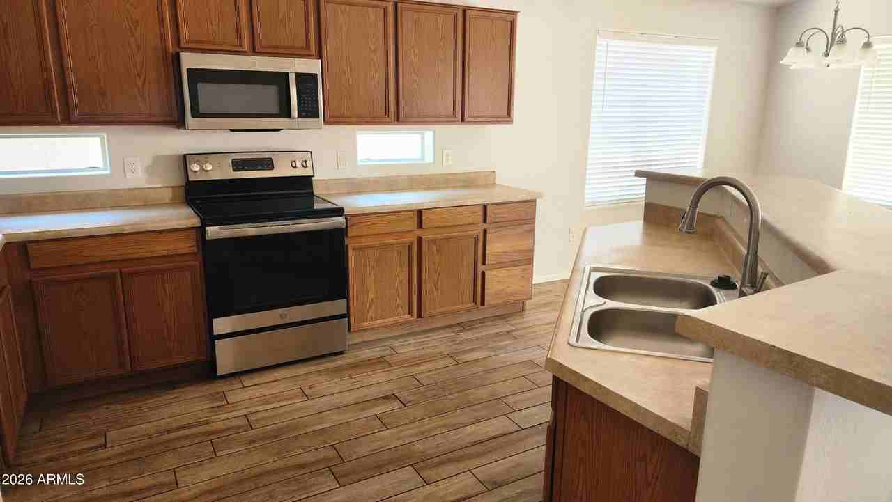 11229 W Chase Dr - Photo 4 of 13