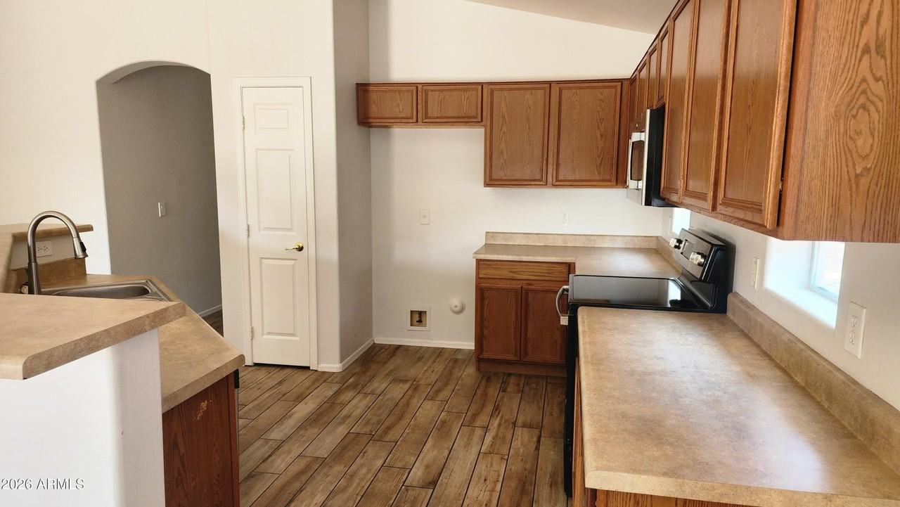 11229 W Chase Dr - Photo 5 of 13