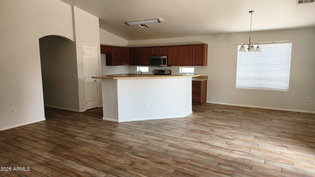 11229 W Chase Dr - Photo 6 of 13