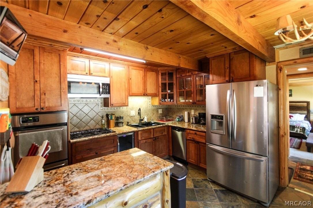 998 F Ln - Photo 3 of 45