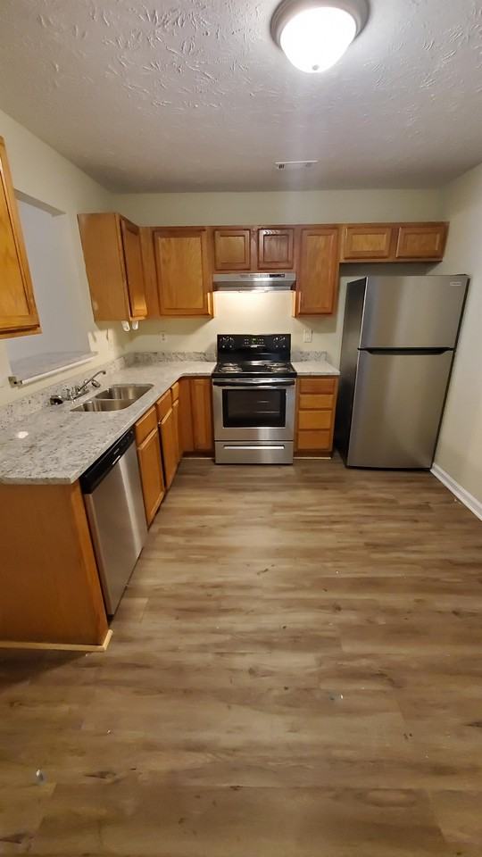 1121B Micha Way - Photo 3 of 14