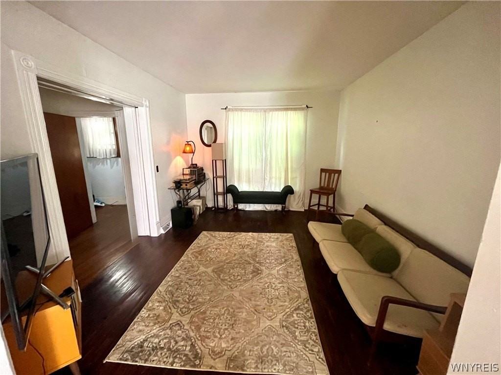 28 Livingston St - Photo 4 of 8