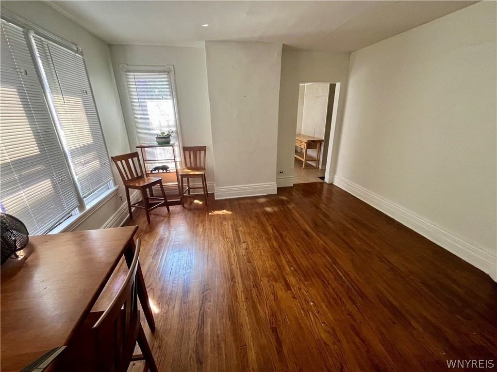 28 Livingston St - Photo 5 of 8