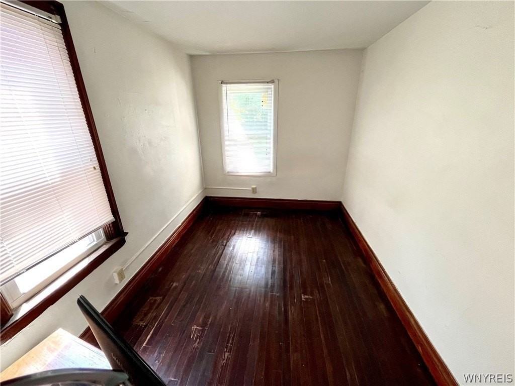 28 Livingston St - Photo 7 of 8