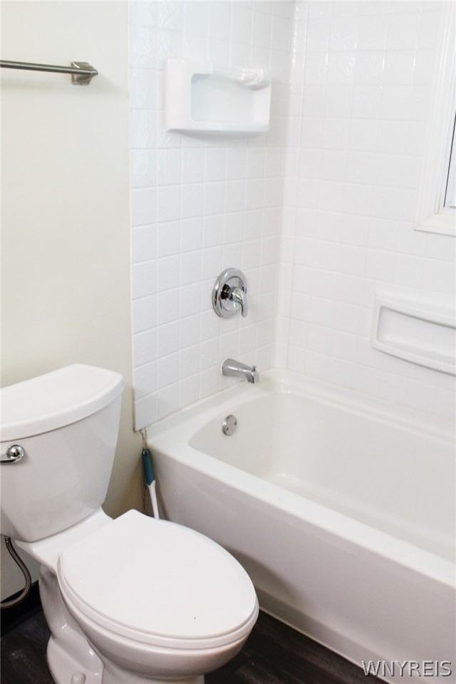 140 Ayrault Dr - Photo 2 of 11