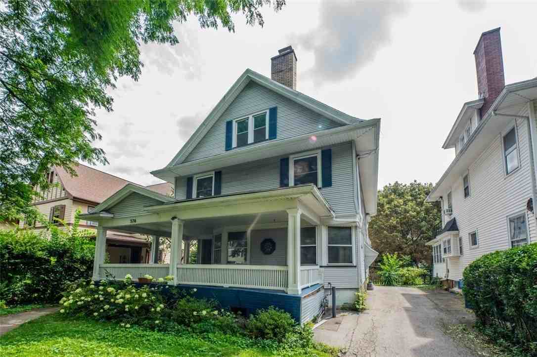 376 Barrington St