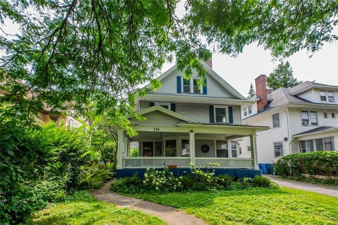 376 Barrington St - Photo 3 of 40
