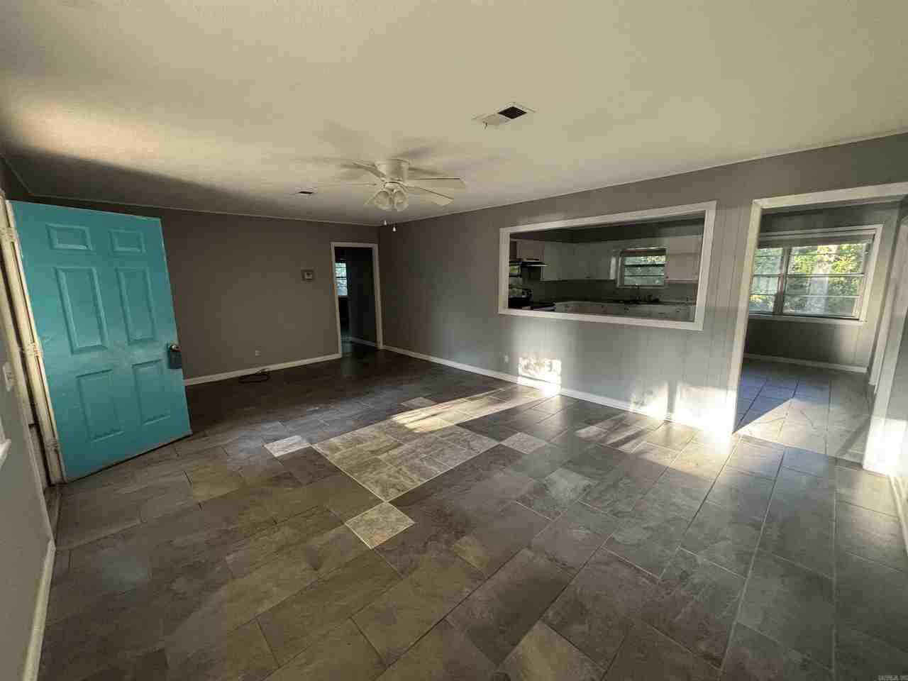 104 Narrows Dr - Photo 3 of 13