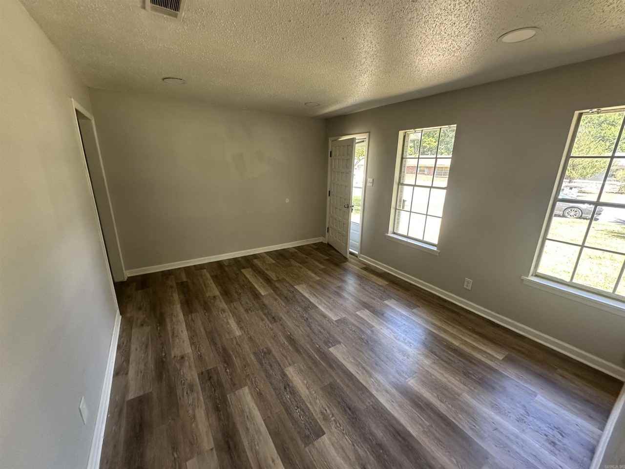 9010 Tedburn Cir - Photo 3 of 17