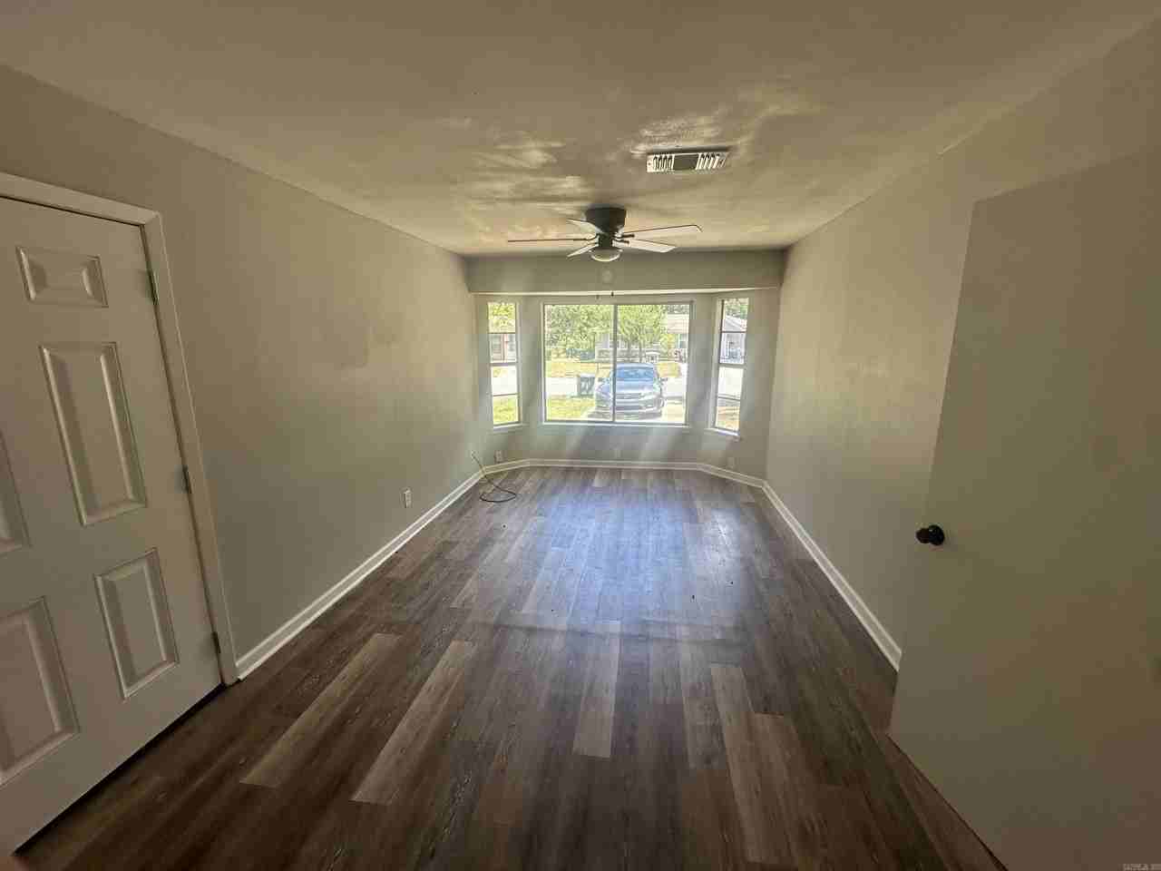 9010 Tedburn Cir - Photo 5 of 17