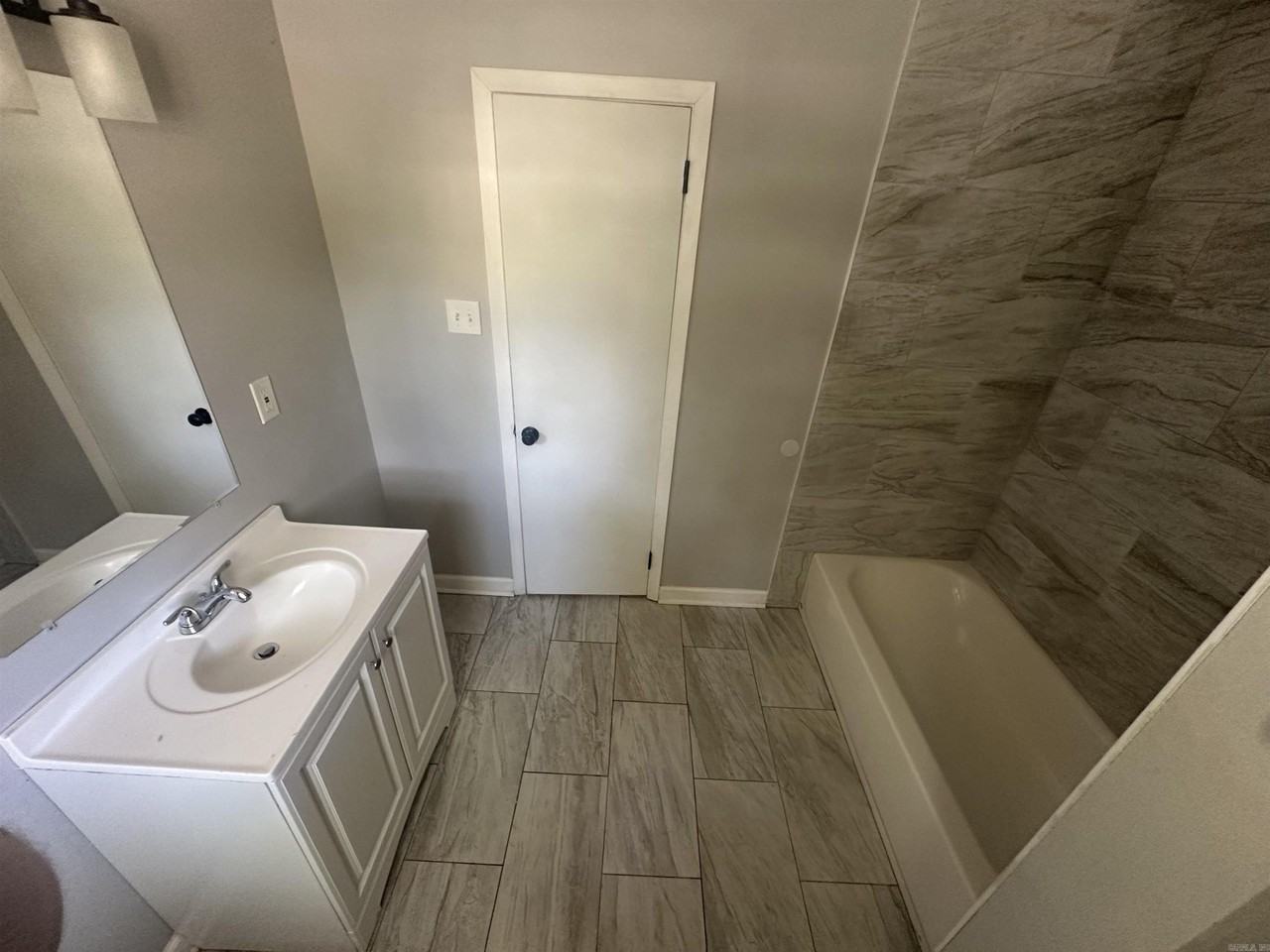 9010 Tedburn Cir - Photo 6 of 17