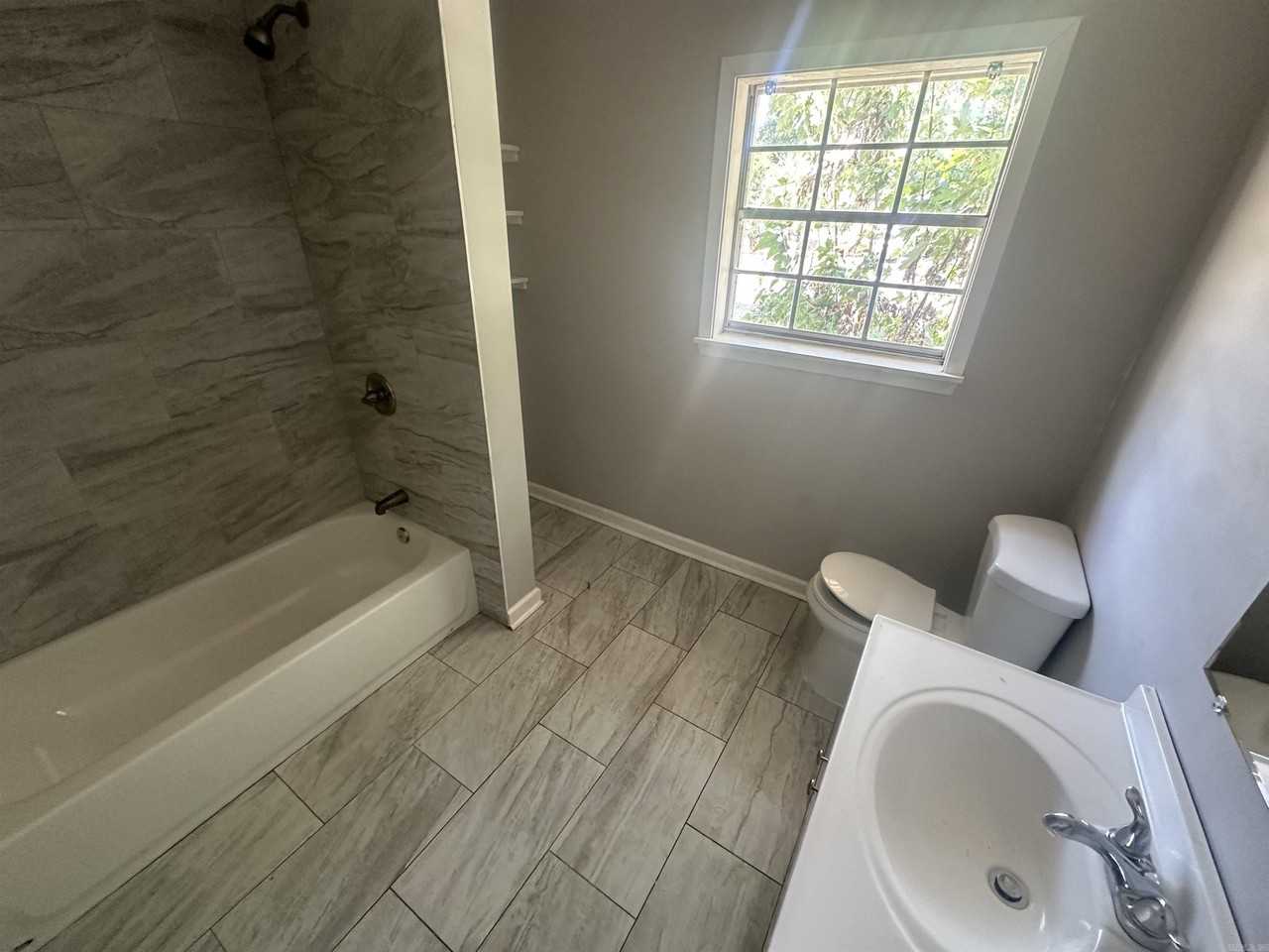 9010 Tedburn Cir - Photo 7 of 17