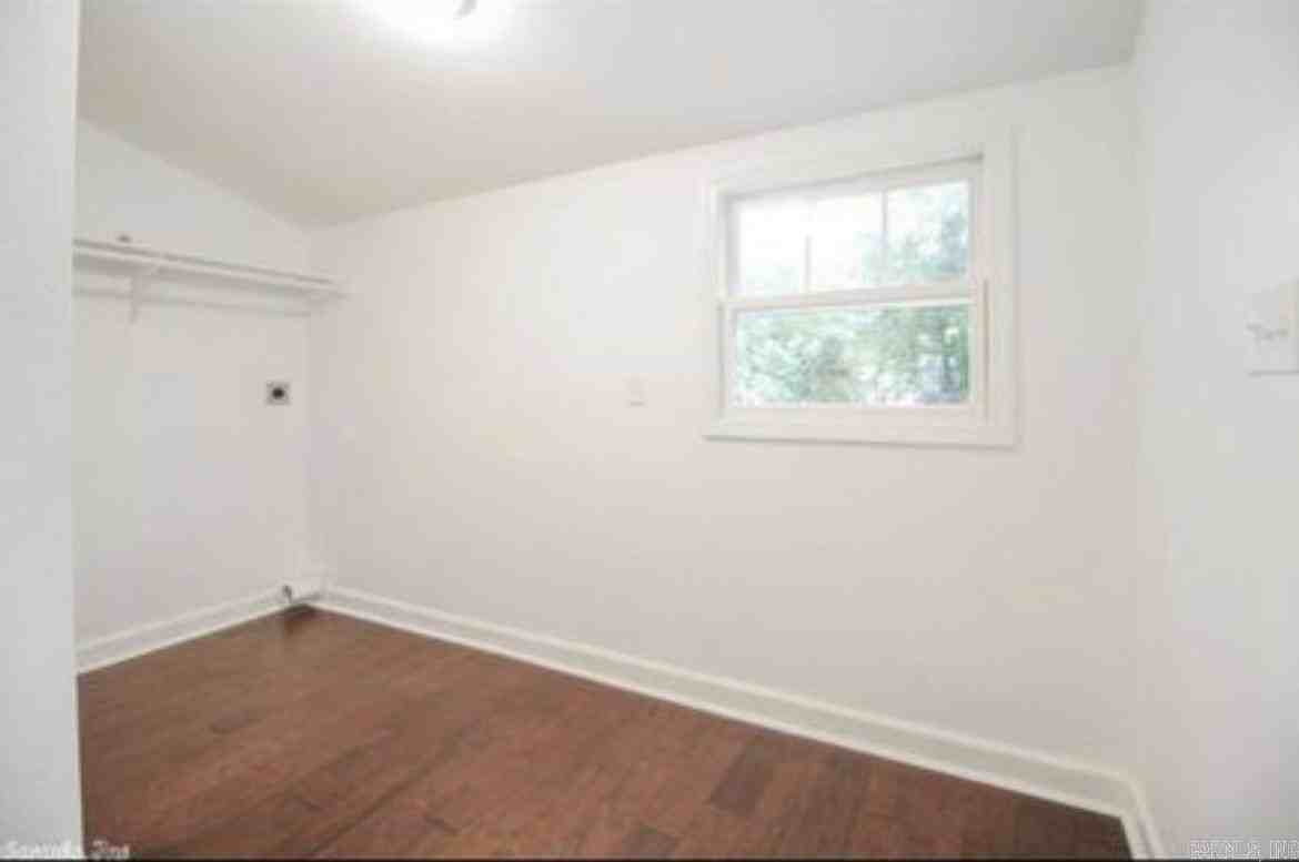 125 Melrose Cir - Photo 2 of 11