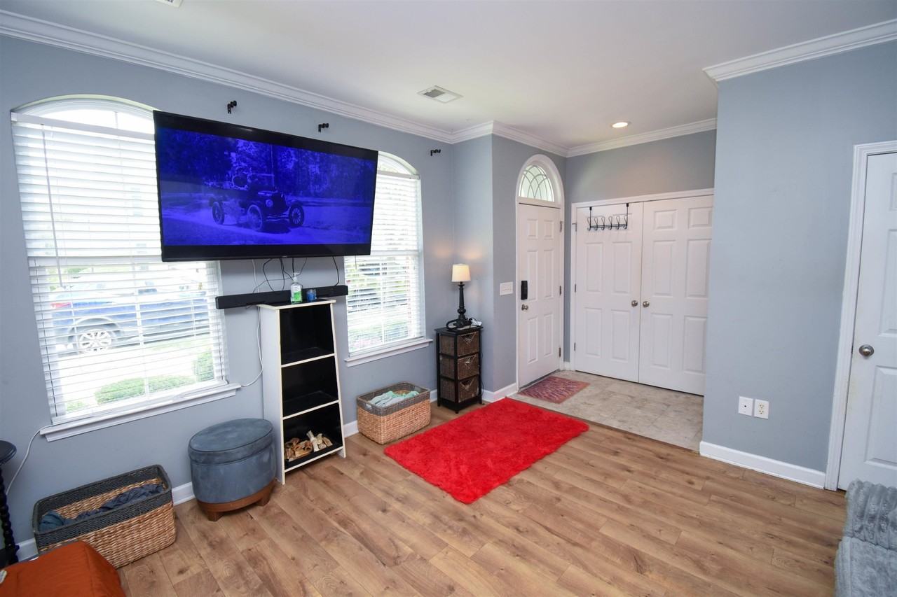 3564 Alexandria Ave - Photo 3 of 19
