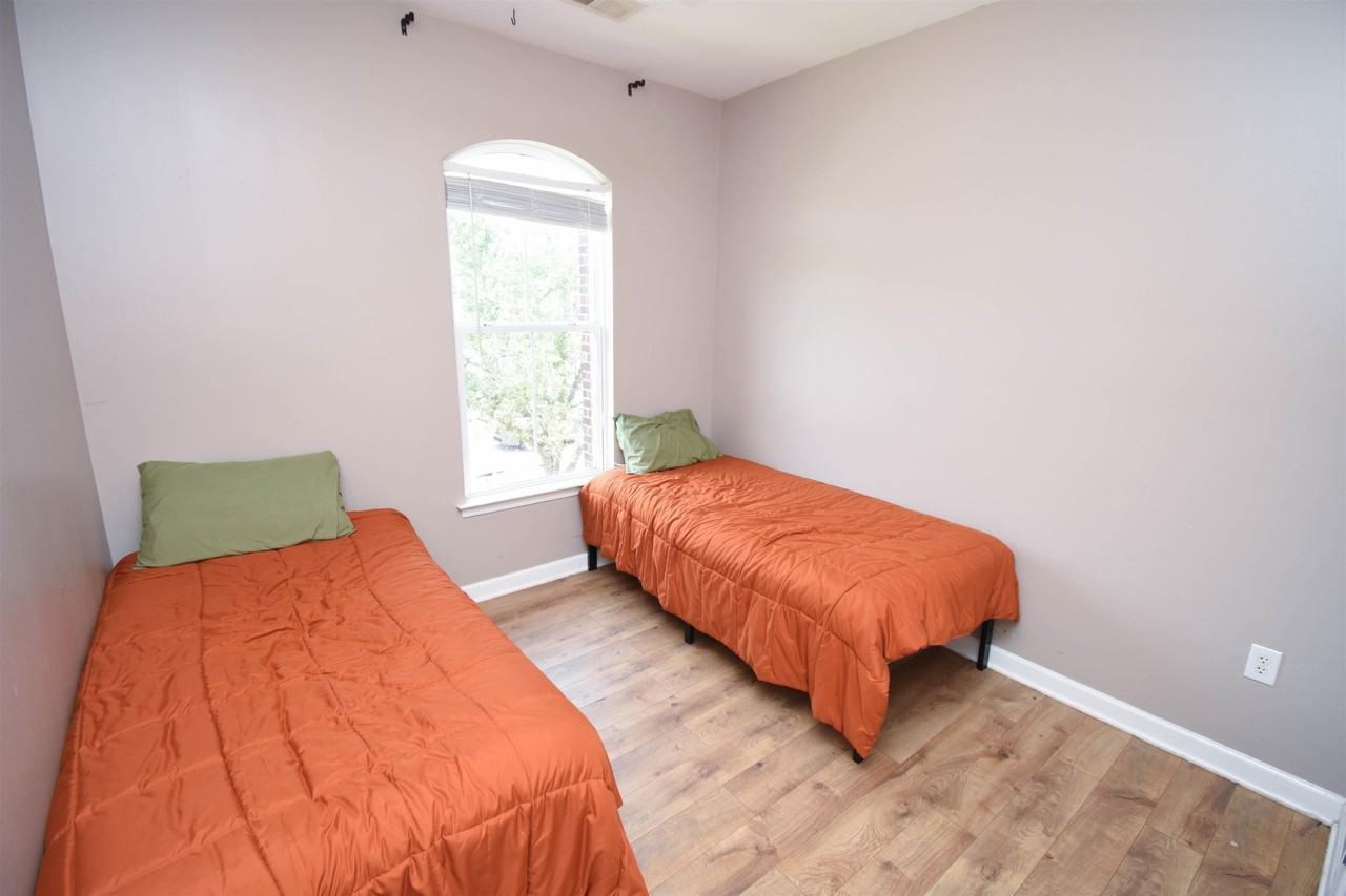 3564 Alexandria Ave - Photo 7 of 19