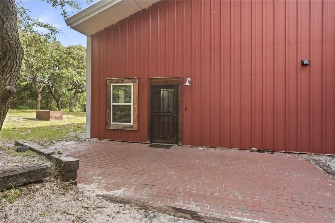 609 Woodcrest - Photo 3 of 16