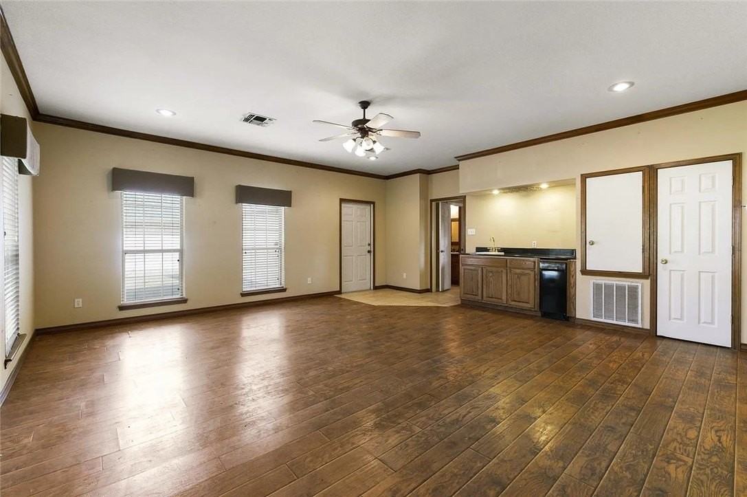 14810 Beal Dr - Photo 3 of 19