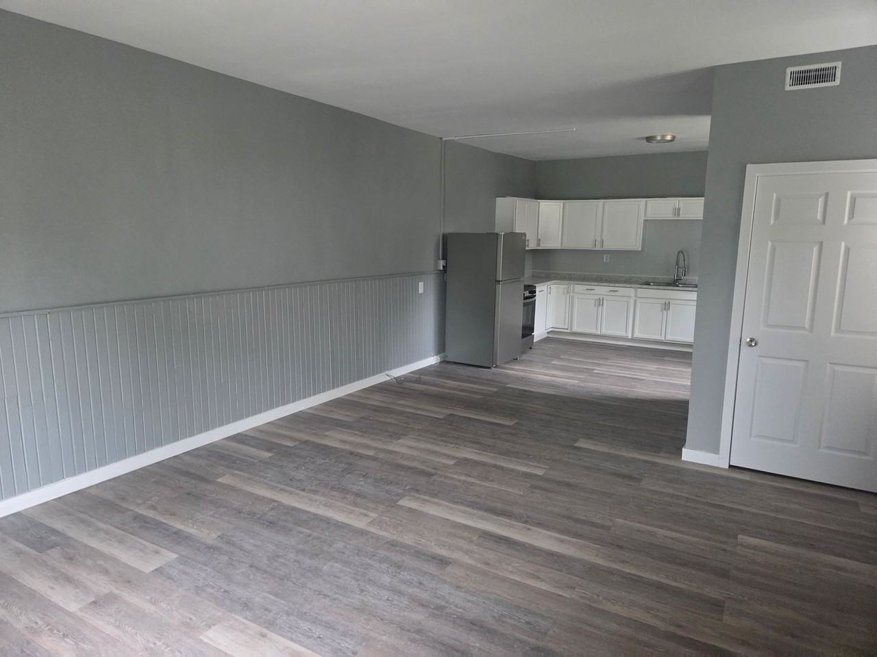 543 E Union St - Photo 2 of 10