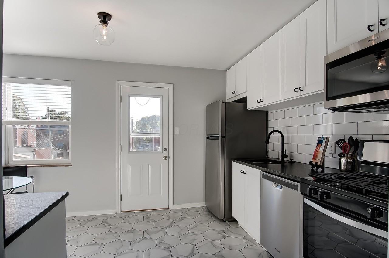 1440 Elmwood Ave #A - Photo 3 of 17