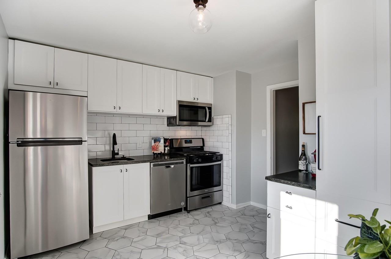 1440 Elmwood Ave #A - Photo 4 of 17