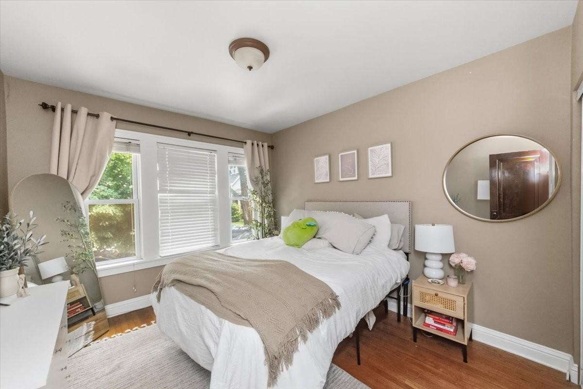 3630 N Bosworth Ave #1 - Photo 4 of 11