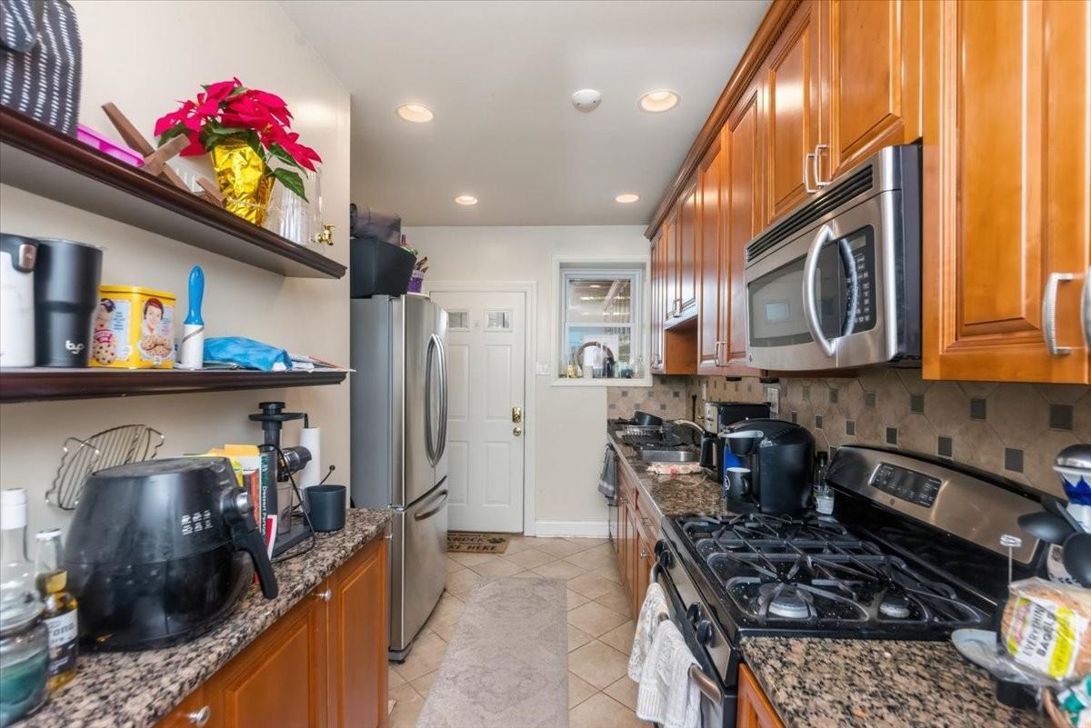 3630 N Bosworth Ave #1 - Photo 7 of 11