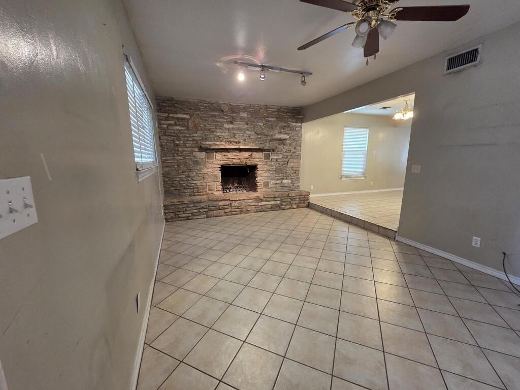333 W Nimitz St - Photo 6 of 19